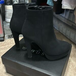 Black Closed Toe Heels